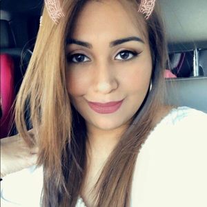 Meet your Posher, Mayra